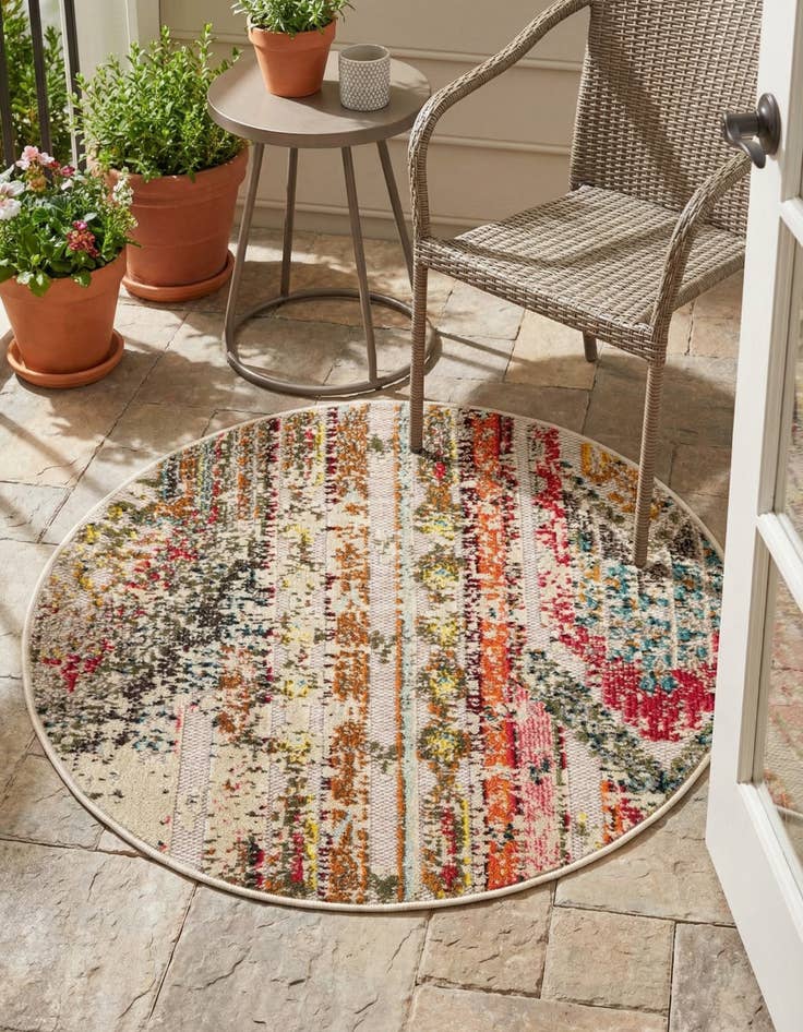 Detail image of 3' x 3' Easy-Clean Casablanca Indoor / Outdoor Round Rug