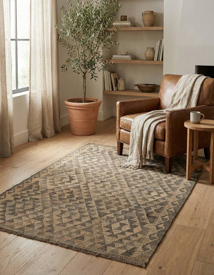 Detail image of 3' 5 x 4' 10 Hand Woven Kilim Maymana Wool Rug