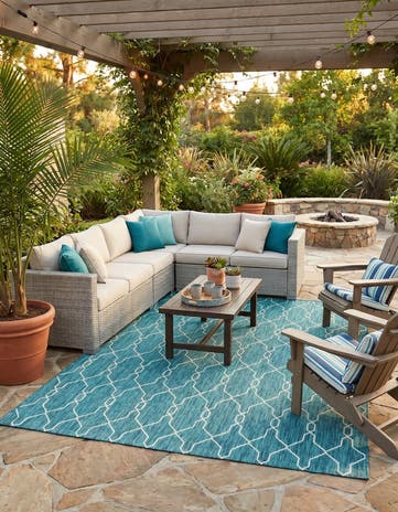 7' 10 x 11' Easy-Clean Lattice Indoor / Outdoor Rug