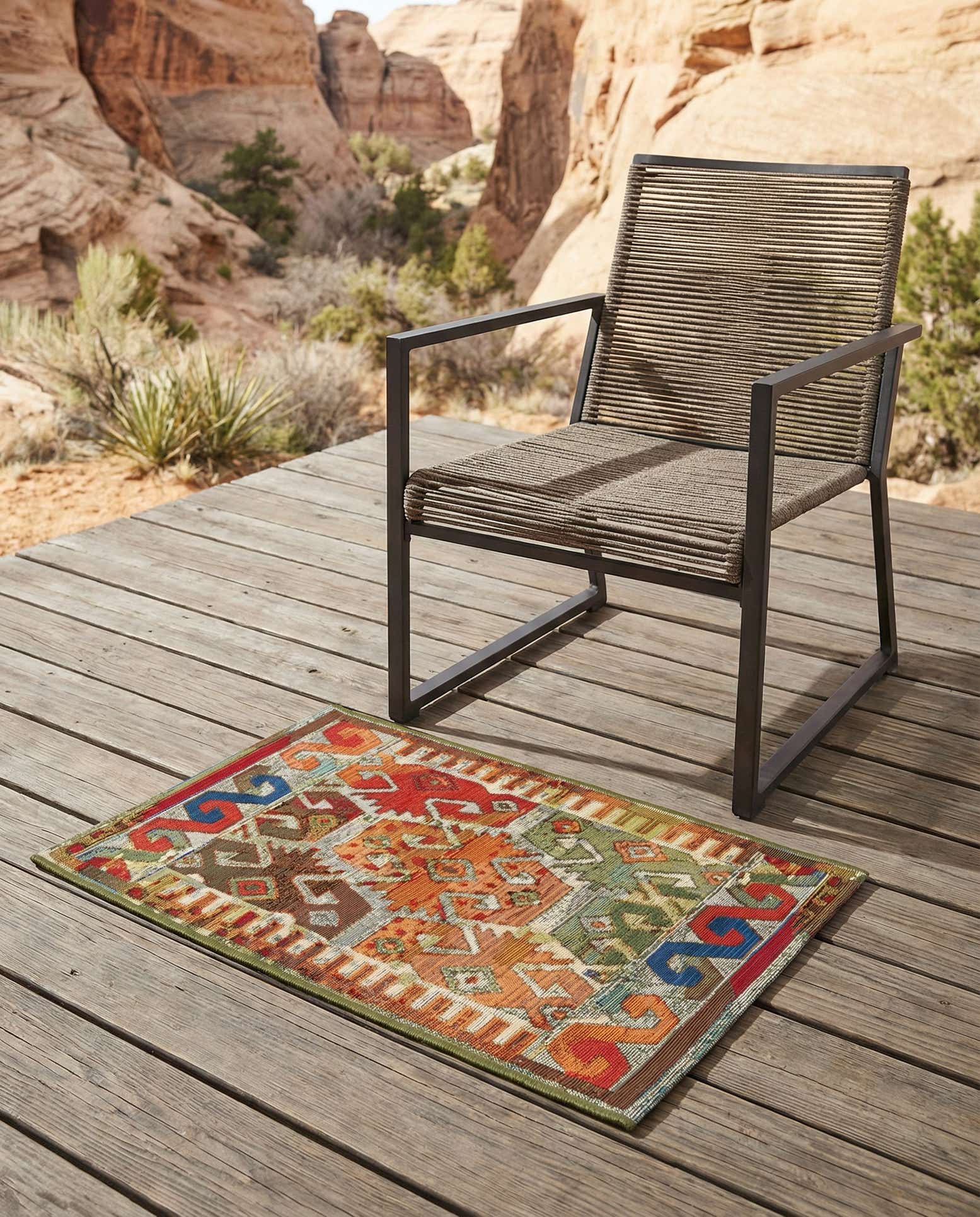 2' x 3' Easy-Clean Southwestern Indoor / Outdoor Rug