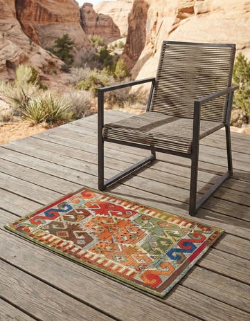 Easy-Clean Southwestern Indoor / Outdoor Rug
