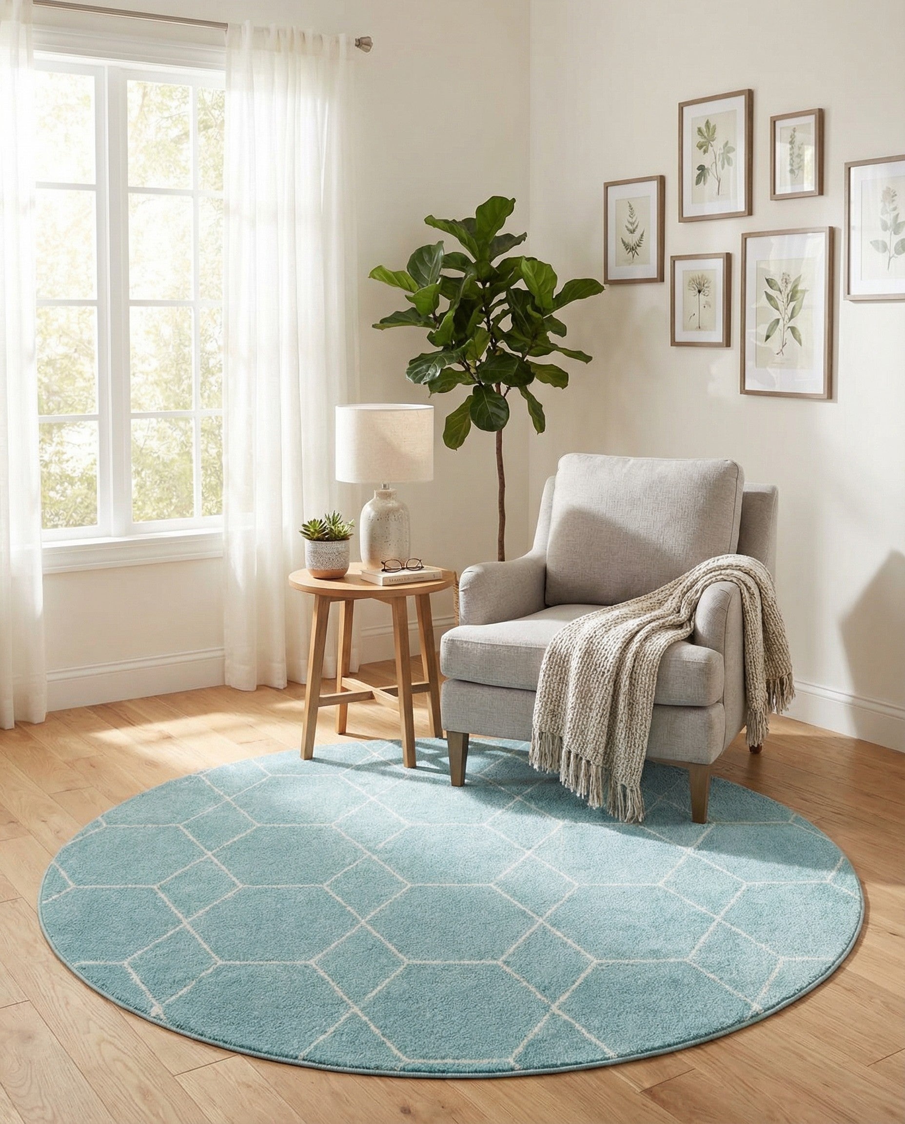 5' 3 x 5' 3 Trellis Frieze Round Rug