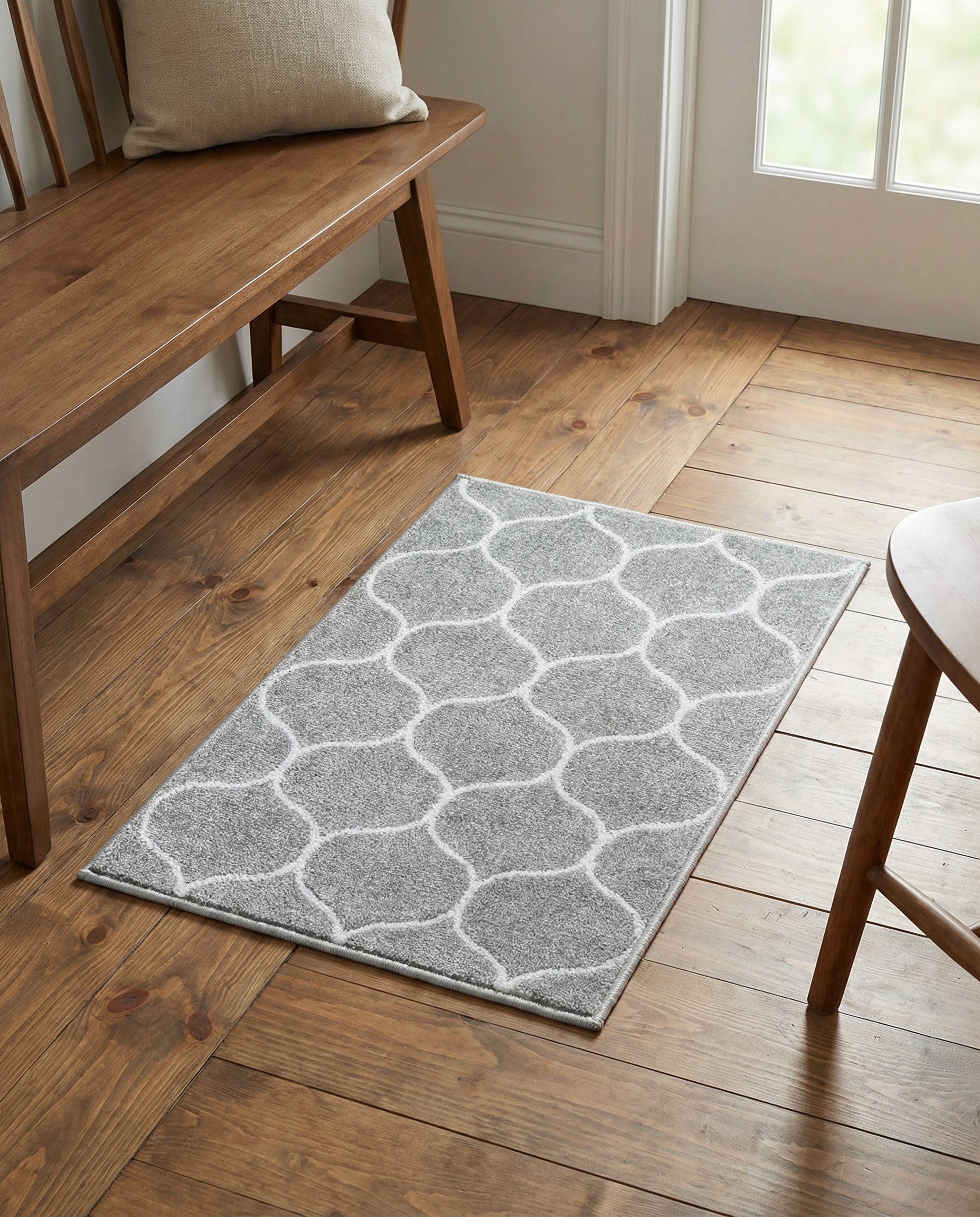 Primary image 2' x 3' Trellis Frieze Rug