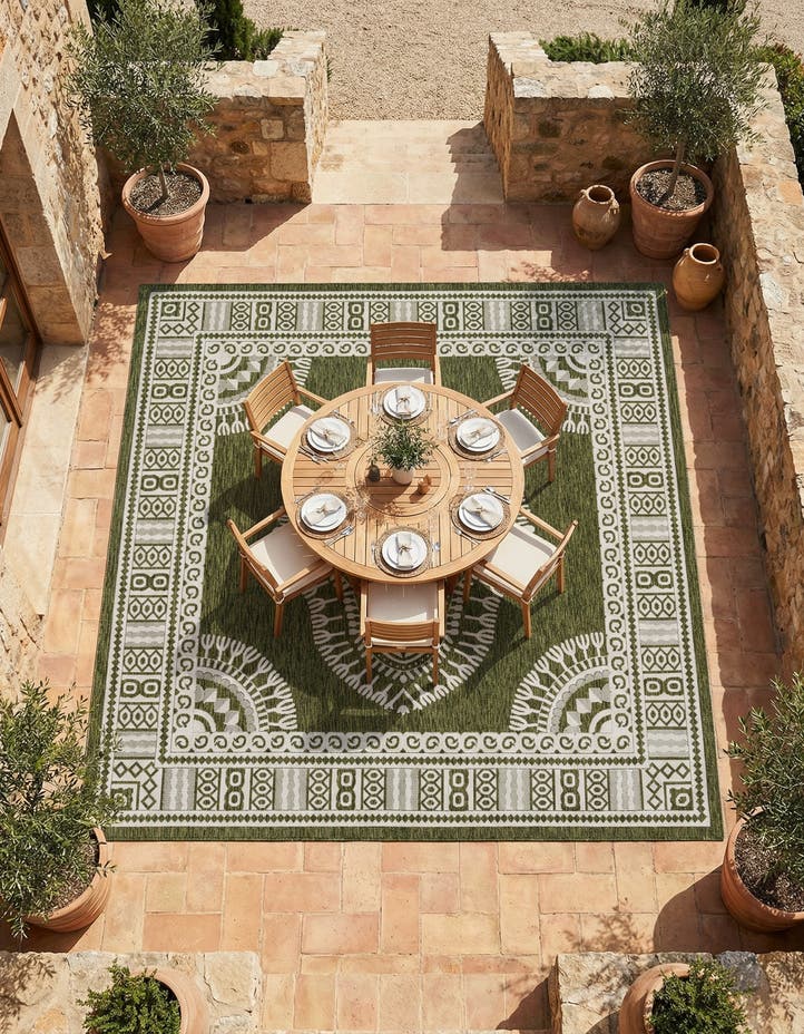 10' x 10' Easy-Clean Traditional Indoor / Ou...
