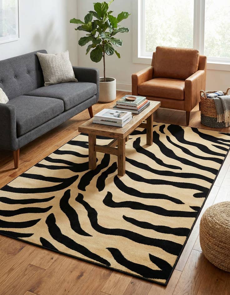 Detail image of 5' 3 x 8' Savannah Rug