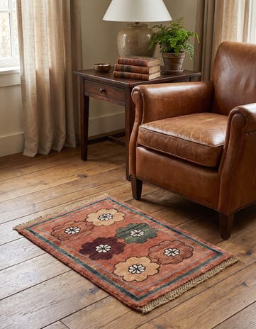 1' 4 x 2' Hand Knotted Ziegler Rug