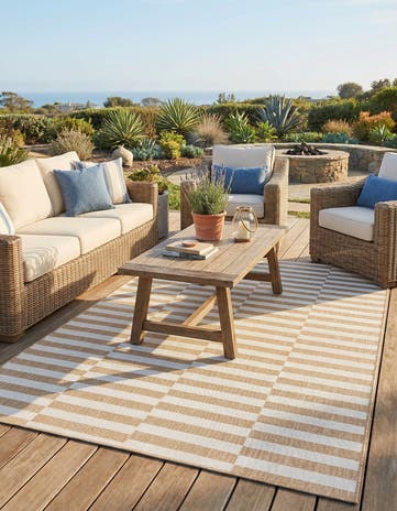 5' 3 x 8' Easy-Clean Ribbon Indoor / Outdoor Rug