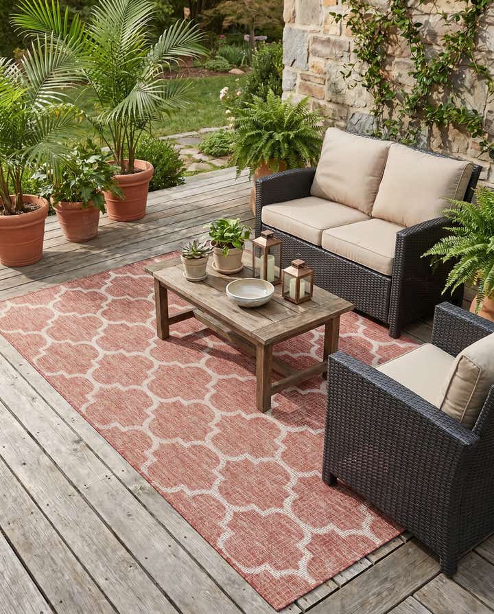 5' 3 x 8' Easy-Clean Trellis Indoor / Outdoor Rug