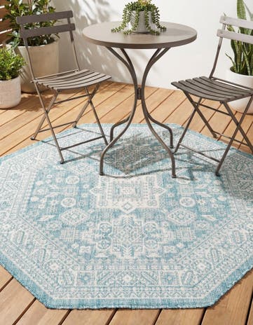 5' 3 x 5' 3 Easy-Clean Aztec Indoor / Outdoor Octagon Rug