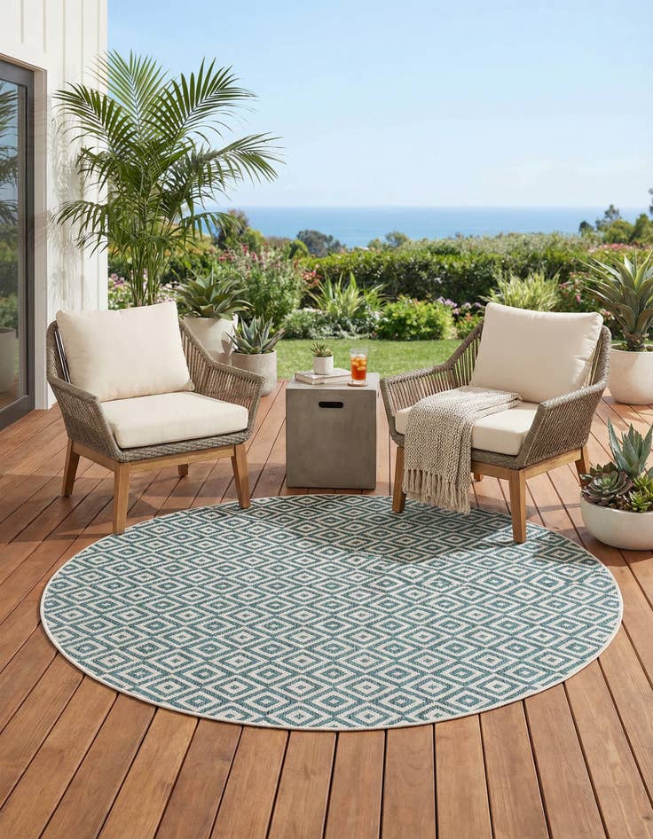 Detail image of 7' x 7' Easy-Clean Jill Zarin Costa Rica Indoor / Outdoor Round Rug