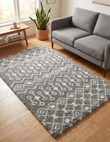 5' 3 x 8' Moroccan Trellis Shag Rug