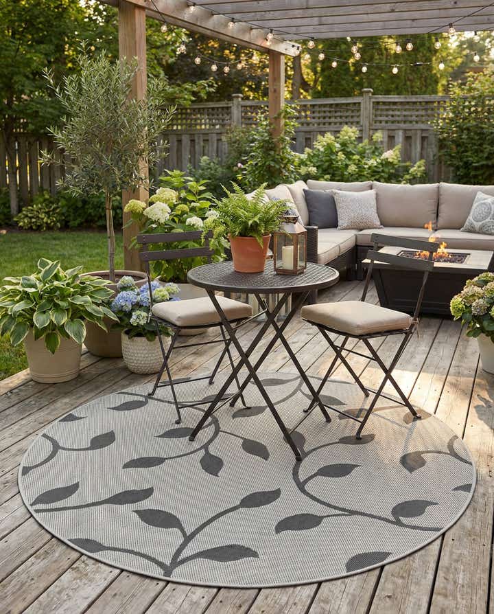 6' x 6' Easy-Clean Botanical Indoor / Outdoor Round Rug
