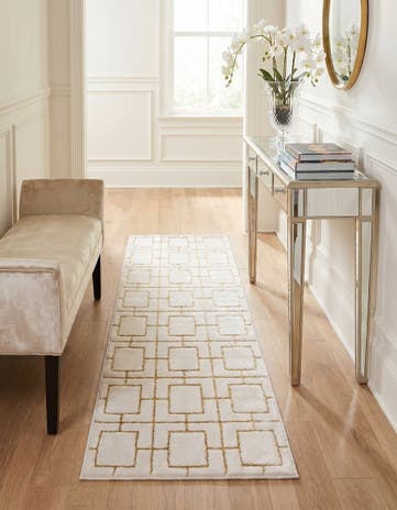 2' x 6' Marilyn Monroe™ Glam Deco Runner Rug