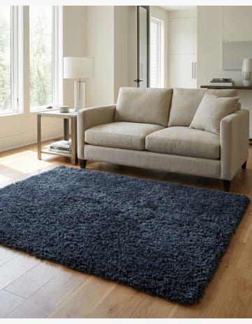 4' 8 x 6' 4 Solid Shag Rug