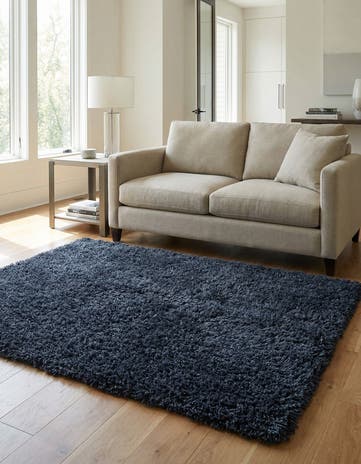4' 8 x 6' 4 Solid Shag Rug