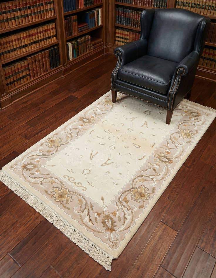 Detail image of 2' 10 x 4' 11 Hand Knotted Darya Wool Rug