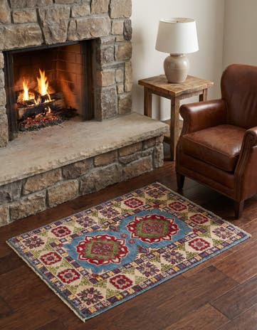 2' x 3' Hand Knotted Kazak Rug