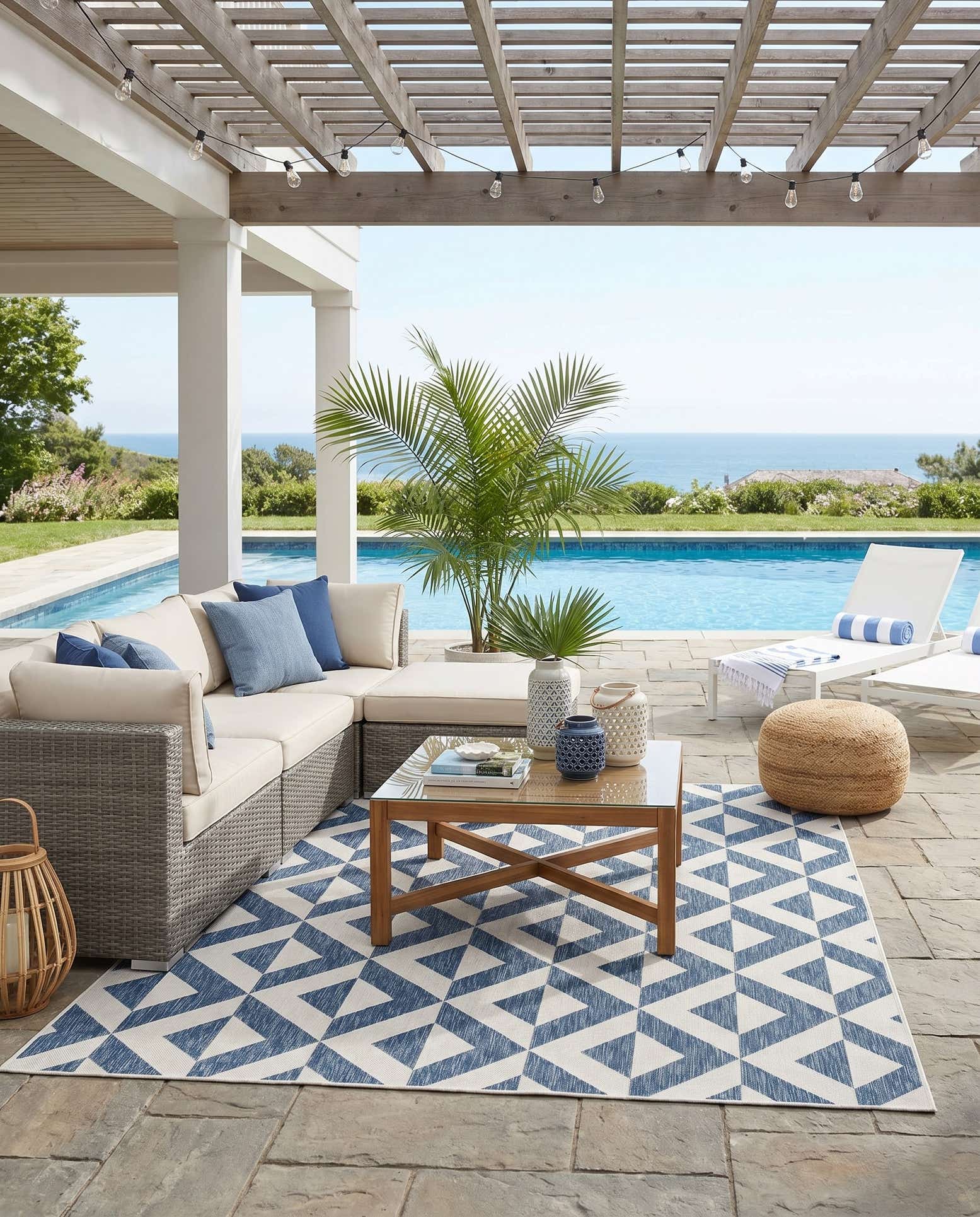7' 10 x 10' Easy-Clean Jill Zarin Napa Indoor / Outdoor Rug