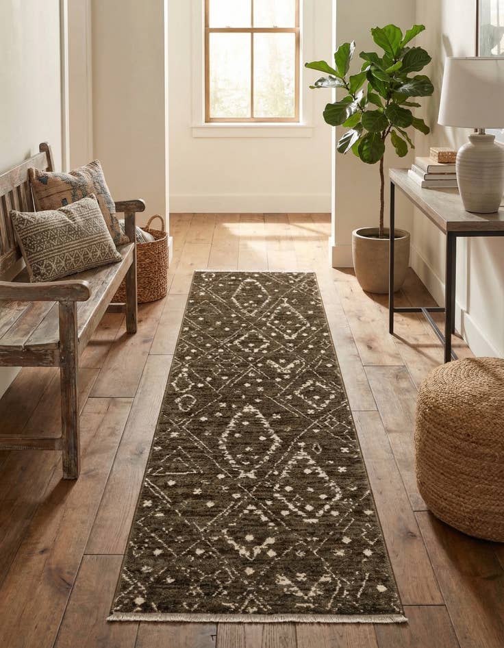 Detail image of 2' x 7' 7 Grand Tradition Runner Rug