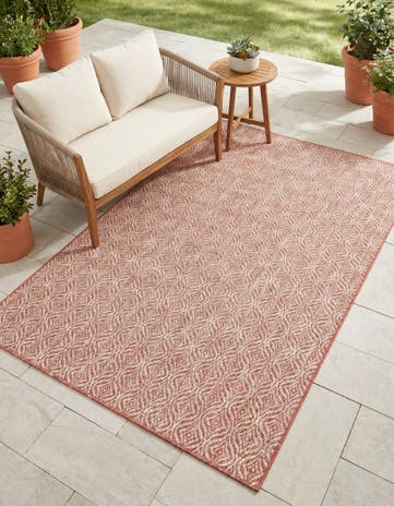 5' 3 x 8' Easy-Clean Lattice Indoor / Outdoor Rug