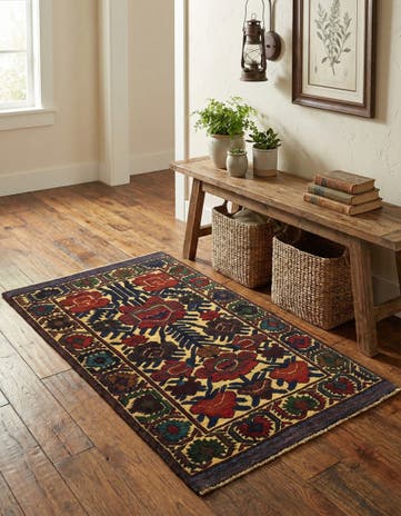 2' 9 x 4' 6 Hand Knotted Sumak Wool Rug