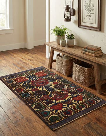 2' 9 x 4' 6 Hand Knotted Sumak Wool Rug