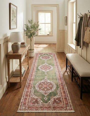 2' 7 x 10' Santiago Runner Rug
