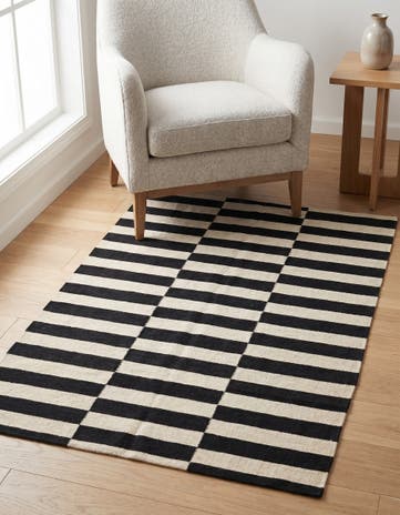 2' 7 x 4' 7 Hand Woven Kilim Modern Wool Rug