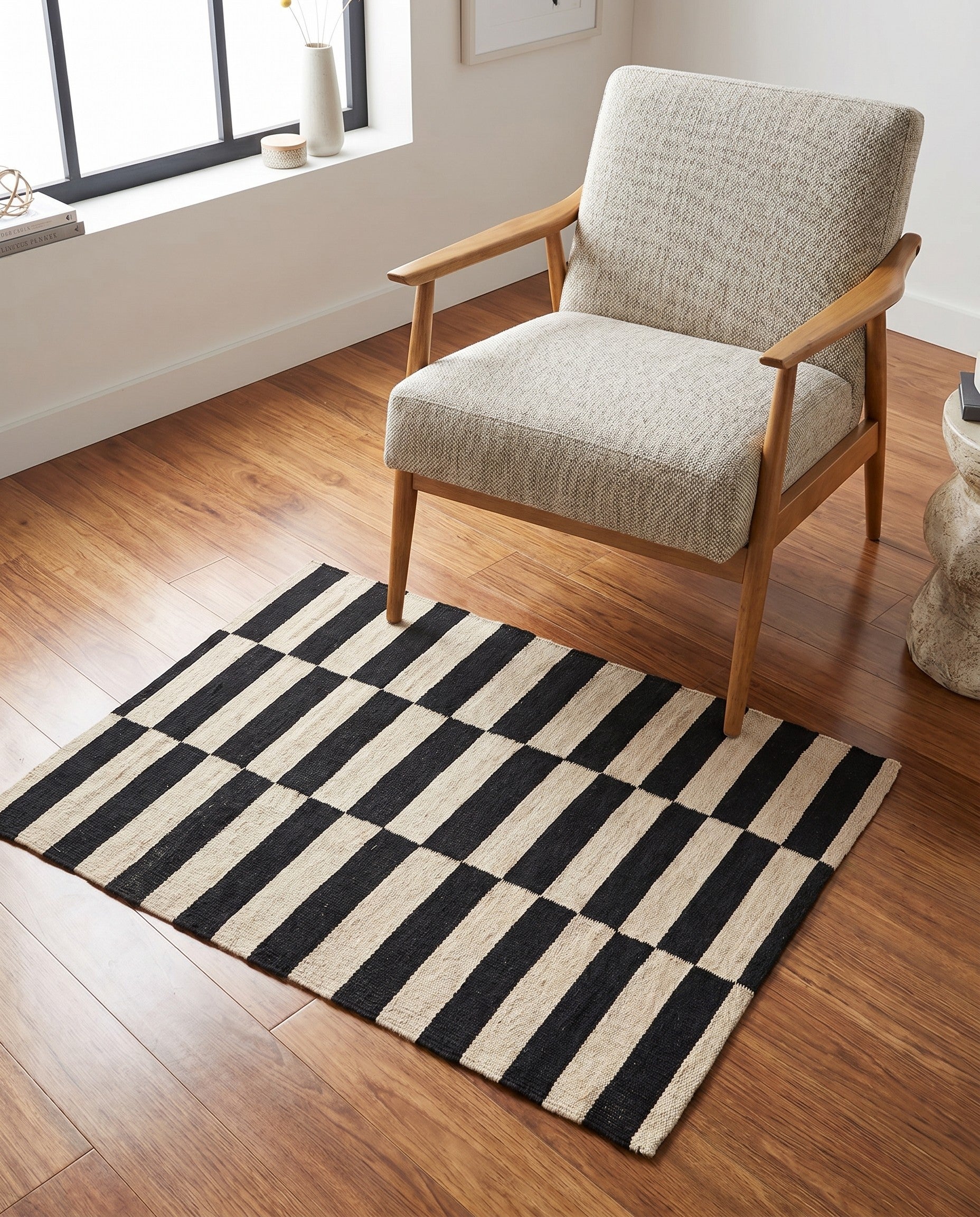 2' 8 x 3' 9 Hand Woven Kilim Modern Wool Rug