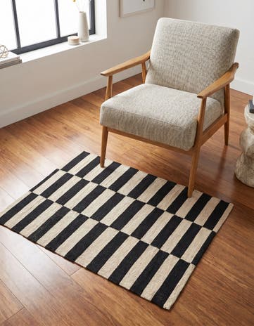 2' 8 x 3' 9 Hand Woven Kilim Modern Wool Rug