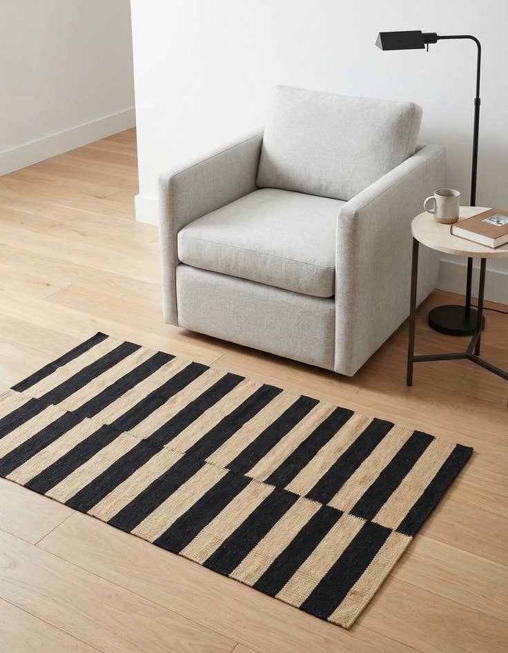 Detail image of 2' 8 x 3' 10 Hand Woven Kilim Modern Wool Rug