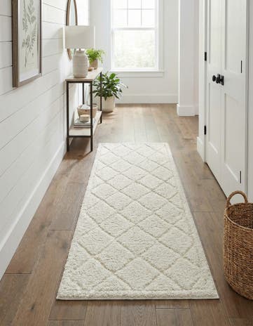 Ivory Lattice Shag Runner Rug