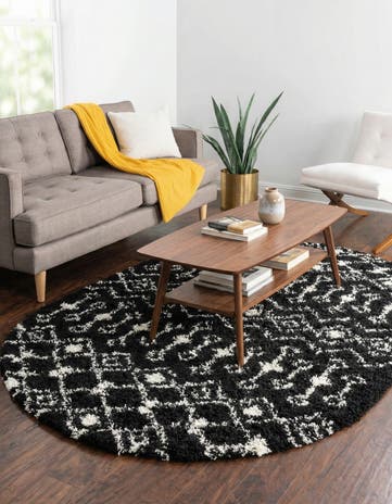 Black and White Moroccan Trellis Shag Oval Rug