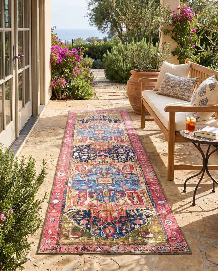 2' 7 x 11' Easy-Clean Traditional Indoor / Outdoor Runner Rug