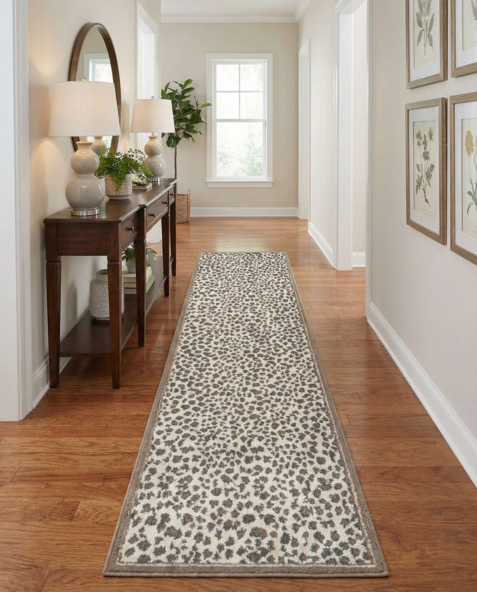 2' 7 x 10' Savannah Runner Rug