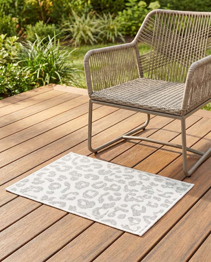2' x 3' Easy-Clean Safari Indoor / Outdoor Rug
