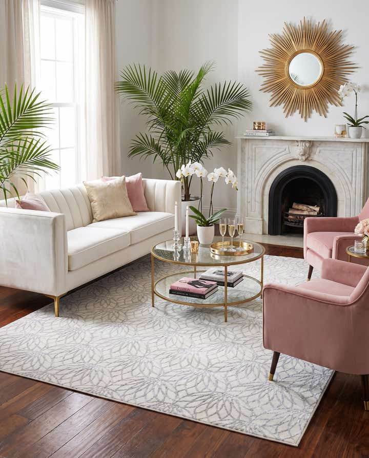 10' x 13' Marilyn Monroe™ Glam Dahlia Rug