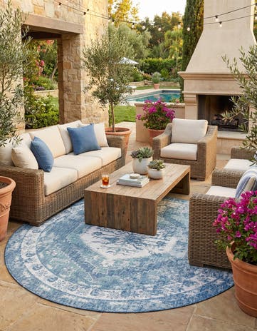 10' x 10' Easy-Clean Traditional Indoor / Outdoor Round Rug
