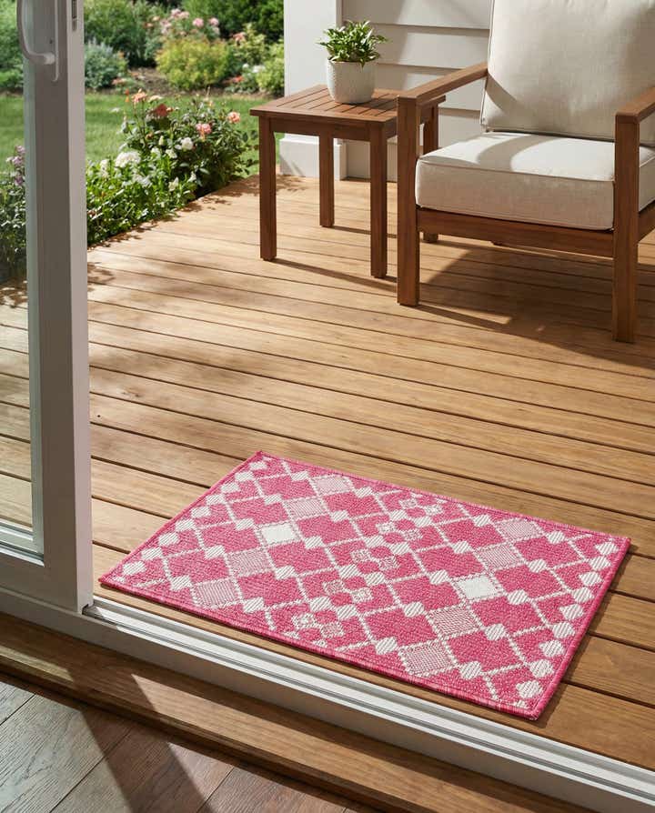 2' x 3' Easy-Clean Lattice Indoor / Outdoor Rug