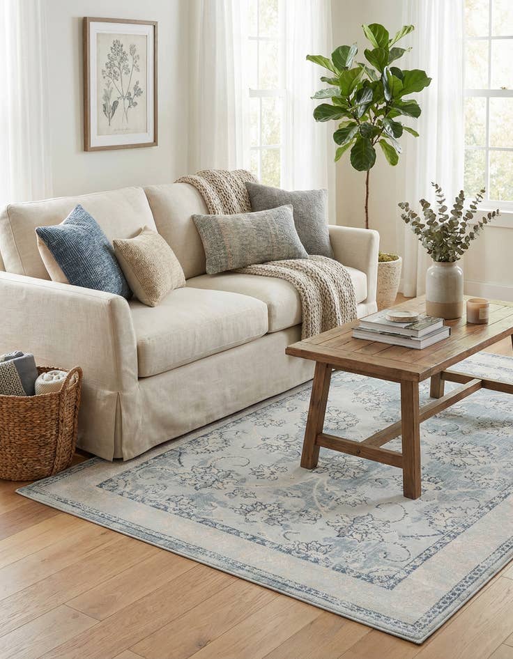 Detail image of 5' x 8' Victoria Rug