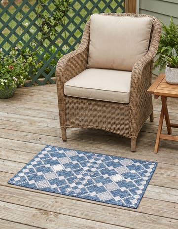 2' x 3' Easy-Clean Lattice Indoor / Outdoor Rug