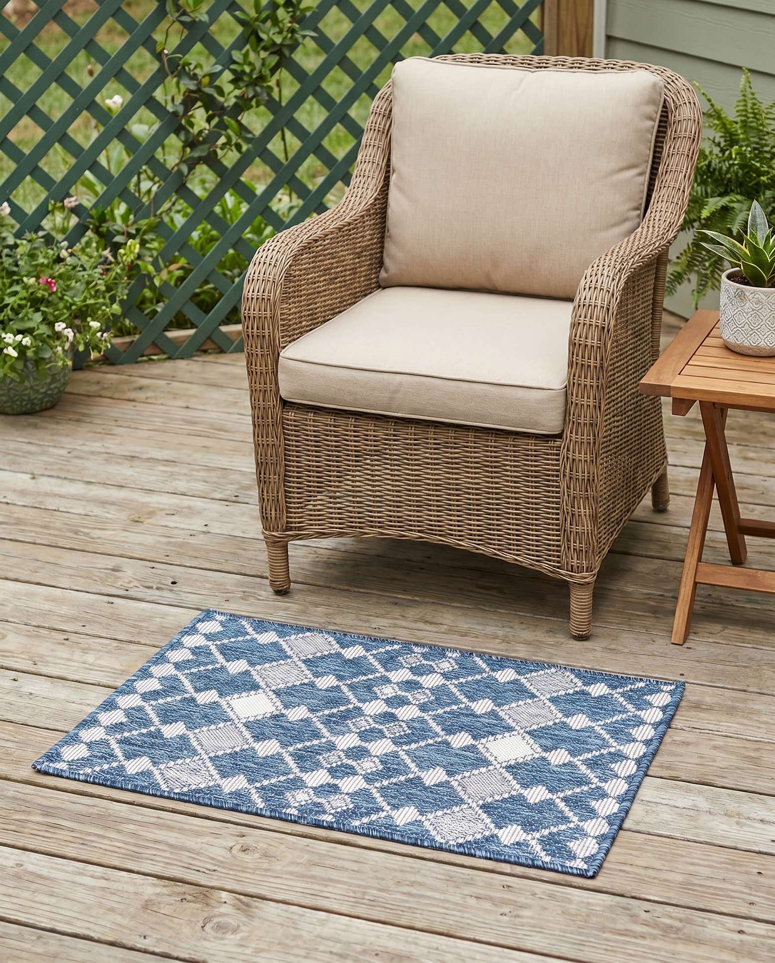 2' x 3' Easy-Clean Trellis Indoor / Outdoor Rug