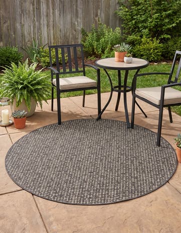 6' x 6' Easy-Clean Checkered Indoor / Outdoor Round Rug
