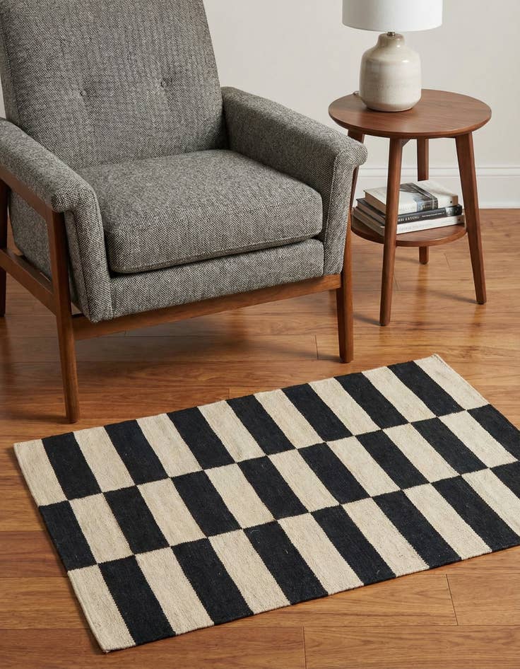 Detail image of 2' 8 x 3' 11 Hand Woven Kilim Modern Wool Rug