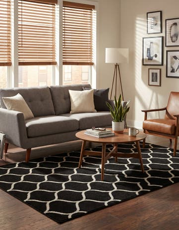 Black Lattice Frieze Rug