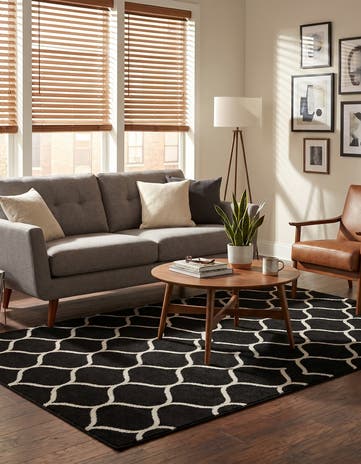 Black Lattice Frieze Rug