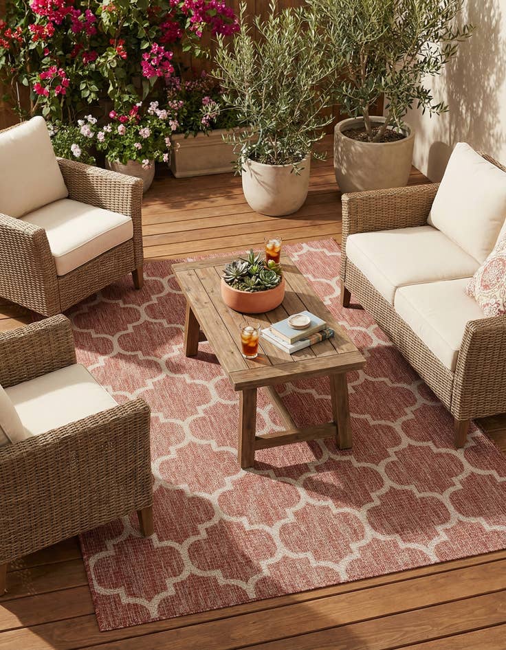 Detail image of 5' 3 x 8' Washable Lattice Indoor / Outdoor Rug