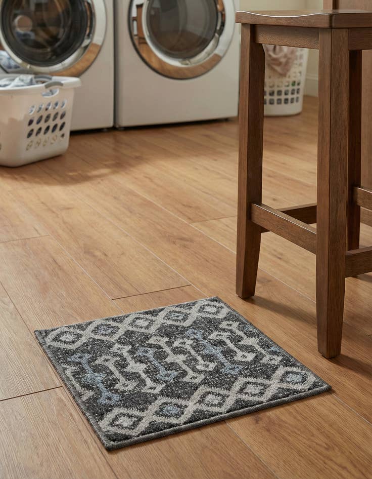 Detail image of 1' 4 x 1' 4 Eco Trellis Sample Rug