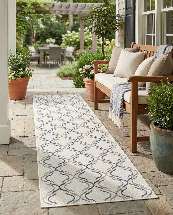 2' x 8' Easy-Clean Trellis Indoor / Outdoor Runner Rug