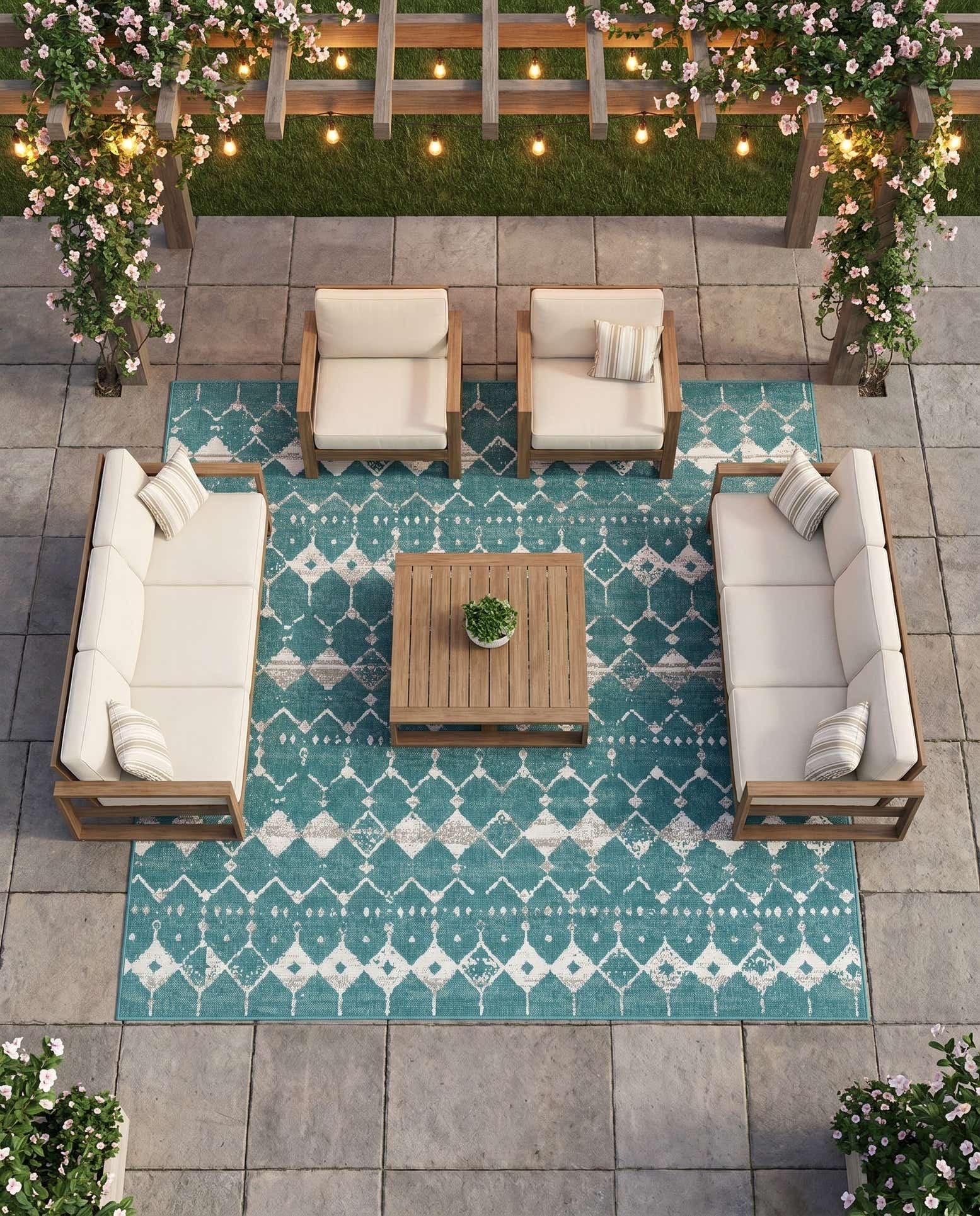 7' 10 x 7' 10 Easy-Clean Trellis Indoor / Outdoor Square Rug